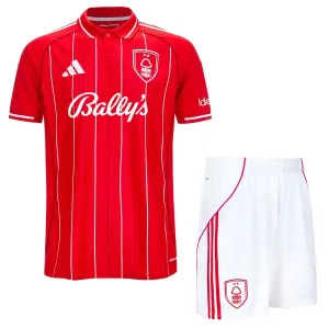 Conjunto Nottingham Forest Local 2025/2026 Niño