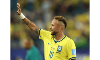 Neymar está de vuelta, y la camiseta número 10 vuelve a encender el estadio